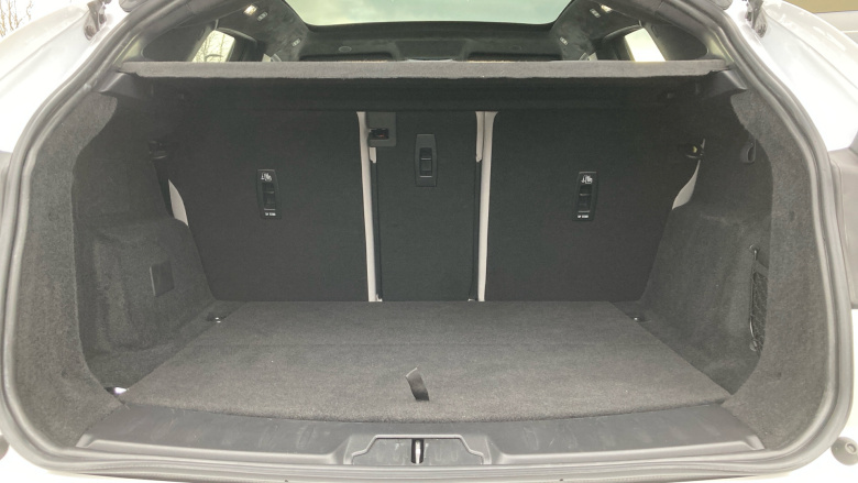 Jaguar E-Pace 1.5 P300e R-Dynamic Black 5dr Auto Estate